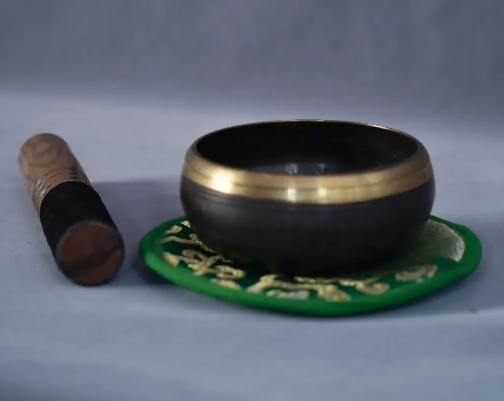 Dark Beaten OM Bowl – Earthy Tone – Primal Connection