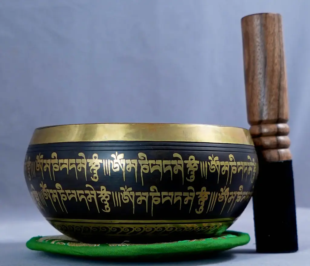 Black Om Mani Padme Hum Etched Mantra Bowl – Pure Tone – Mindful Alignment