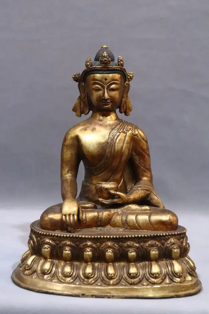 Shakyamuni Statue – Embodiment of Enlightened Stillness